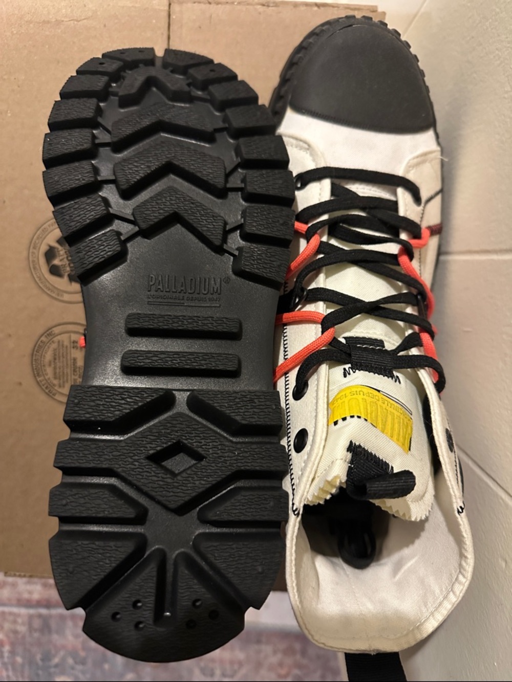 Palladium White High-Top Canvas Sneakers with Black Toe and Coral Accents - Picture 3 of 3